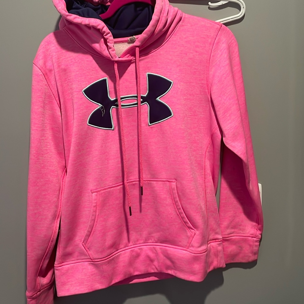 Under armour size small pink in good condition